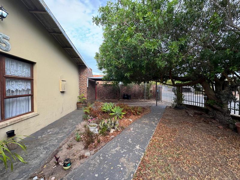 4 Bedroom Property for Sale in Da Nova Western Cape